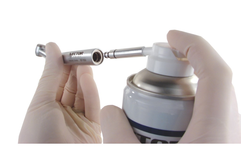 ČIŠTĚNÍ A MAZÁNÍ NÁSADCŮ